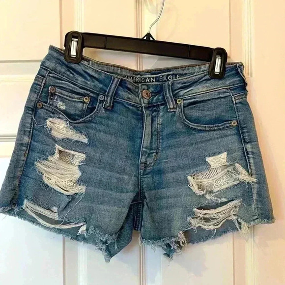American Eagle Outfitters Pants - American Eagle Next Level Stretch Midi Shorts size 6